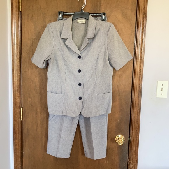 Vintage Small hounds tooth print jacket with shoulder pads & pant - Picture 4 of 17